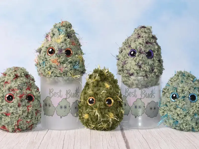 Crochet Nug Bud Plushie Cute Amigurumi Cannabis Nug Toy Funny Stoner Gift Idea Emotional Support Desk Pet Handmade 420 Room Decor