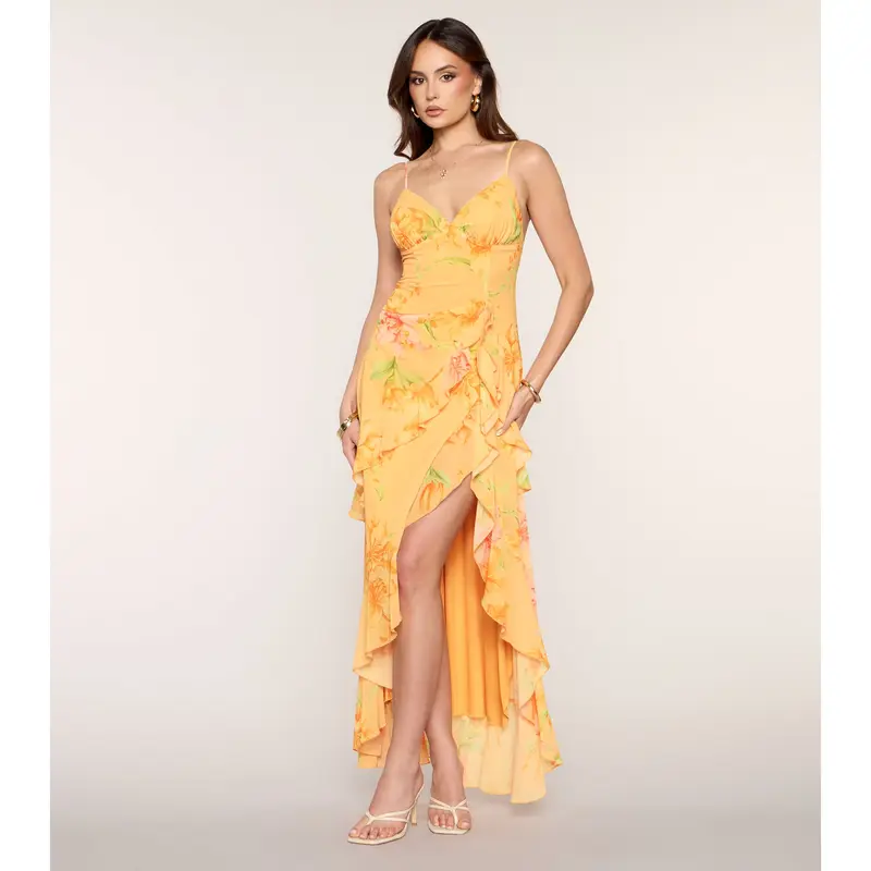 priscilla presley orange dress Priscilla presley pink outfit