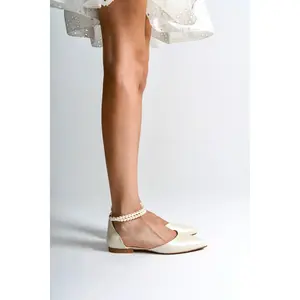 Livia | Ivory Flats with Pearls