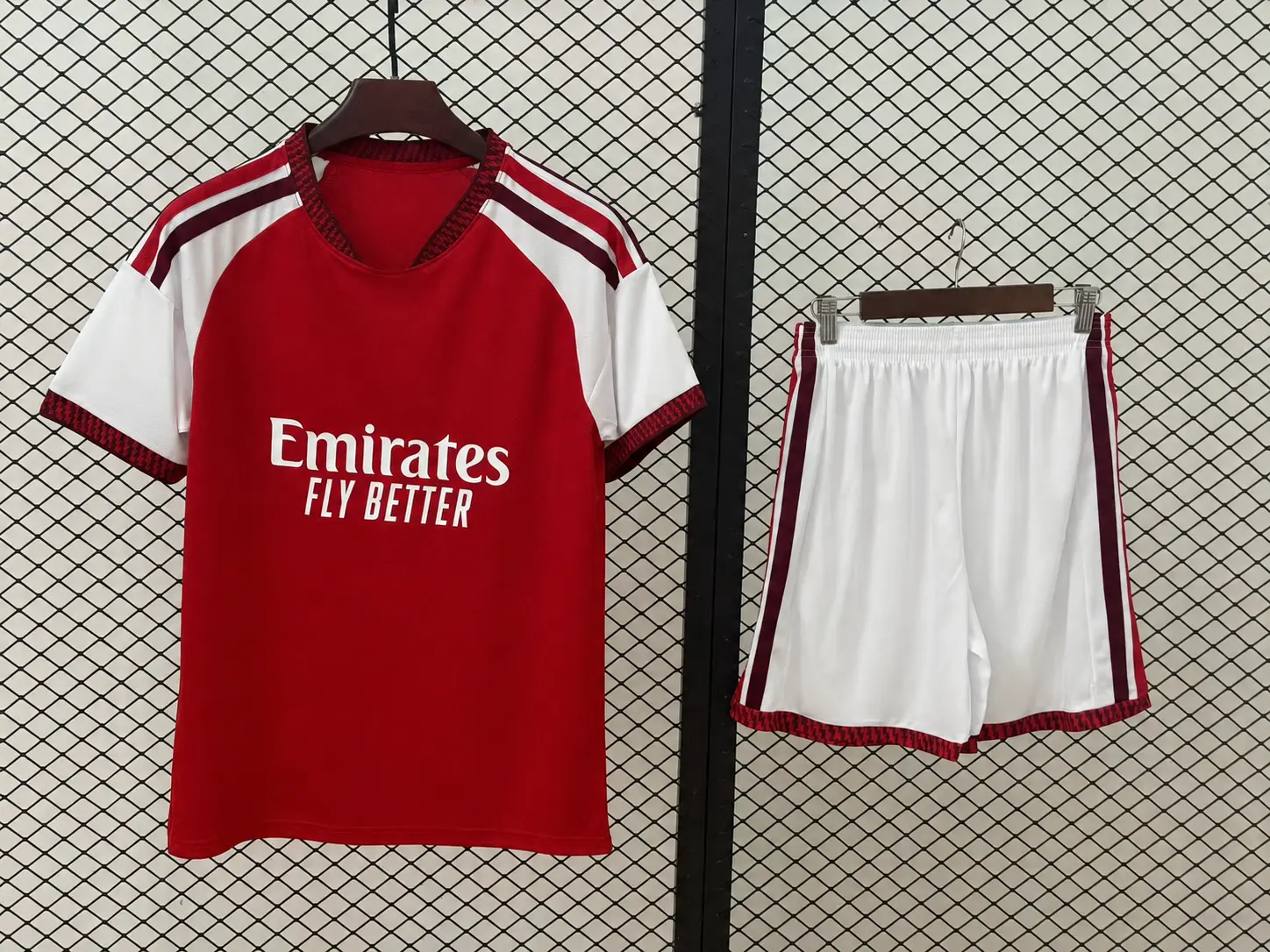 Red White Soccer Jersey and Shorts Set, Unisex Short Sleeve Football Uniform, Breathable Game Day Fan Outfit, Lightweight Training Kit, Athletic Sportswear for Men and Women, Comfortable Team Practice Apparel