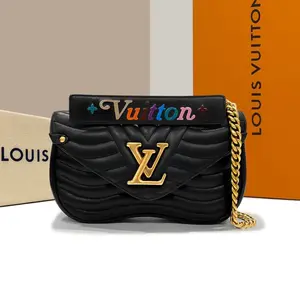 Pre-owned Louis Vuitton ` Shoulder Bags New Wave Chain Bag in Black Leather with Rainbow Handle