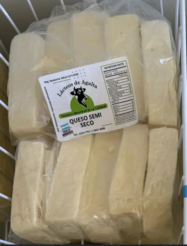 Queso Semiseco 100% Olanchano Honduras, 3 libras por envio Queso Semiseco 100% Olanchano Honduras, 3 libras por envio