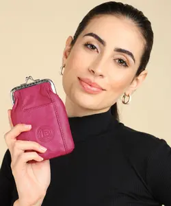 Leather Cigarette Case Pack Holder Regular or 100's Lighter Pocket Leather Cigarette Case Pack Holder Regular or 100's Lighter Pocket