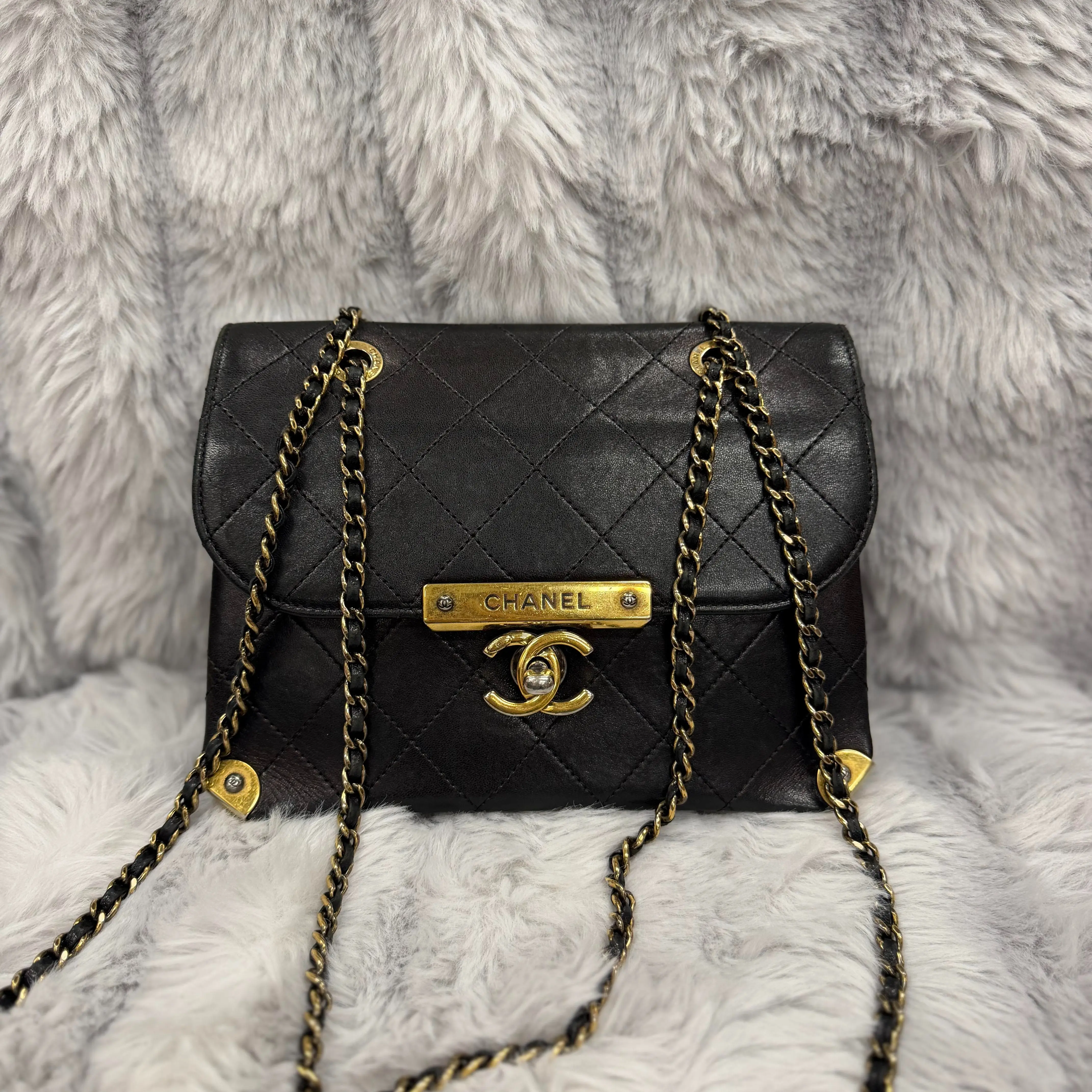 Pre-owned CHANEL cowhide Shoulder Bags Around The Corner Flap Bag XiaoTang0212