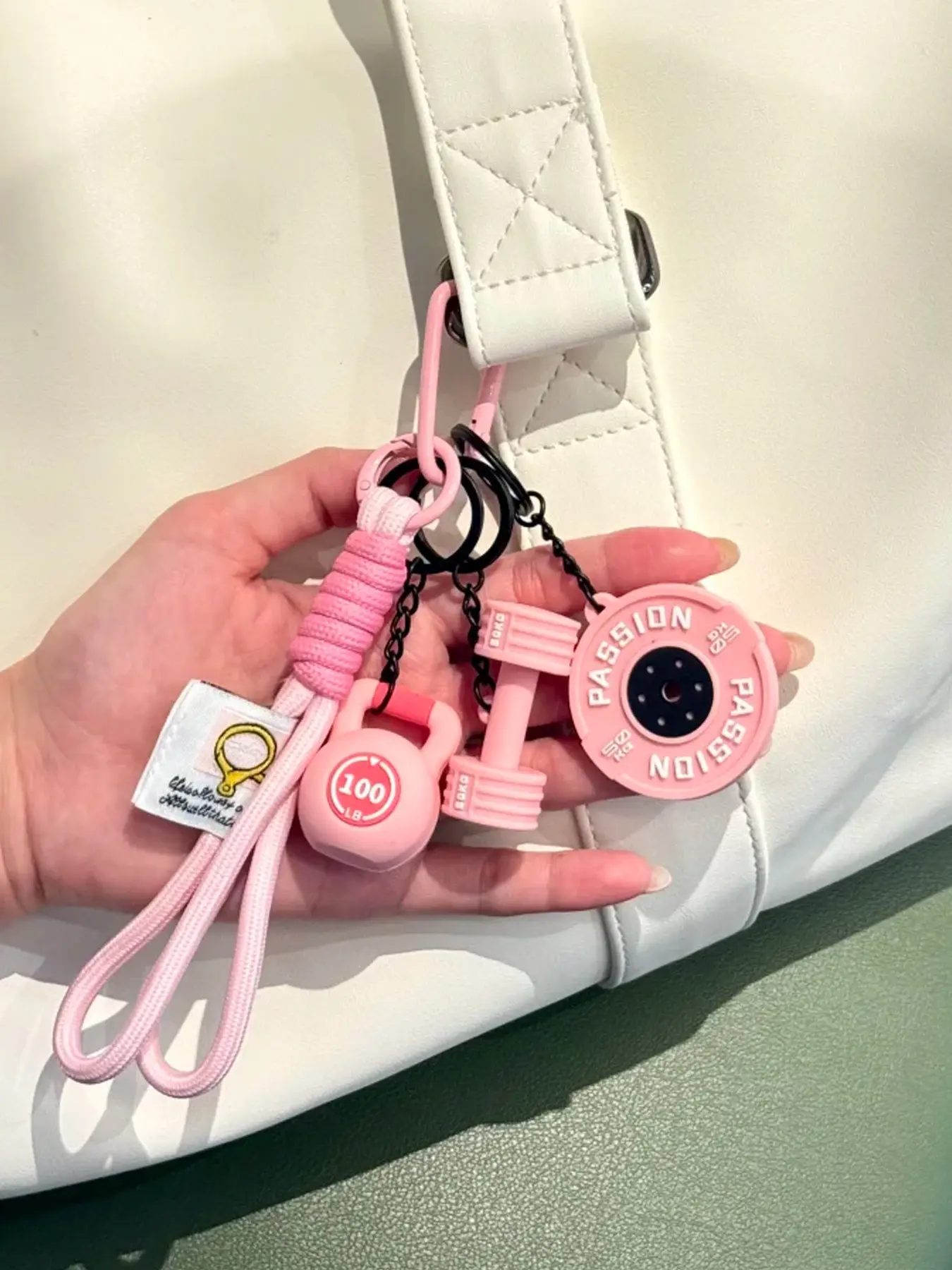Fitness-Inspired Lanyard Keychain, Keychain Pendant, Pink And Gray Dual Colors, Mini Dumbbell With Kettlebell 3d Details, Can Be Used As A Bag Charm, Gym Keychain, Suitable For Fitness Enthusiasts For Daily Outings & Sporty Style Outfits