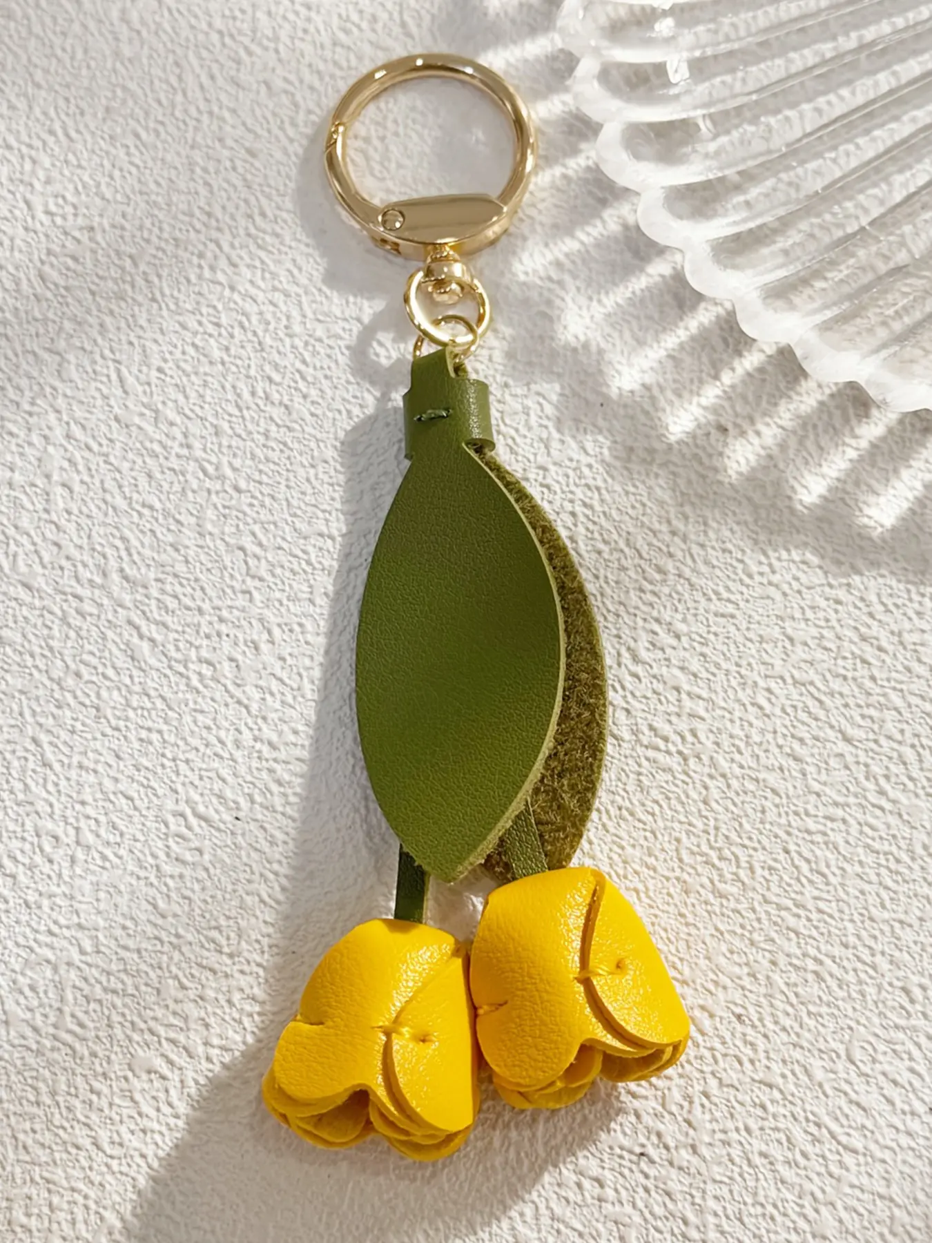 Women's Keychain, Cute Creative Colorful PU Leather Flower Tulip Pendant, Perfect for Daily Use, Bag and Clothes Accessory, Keychain for Bags