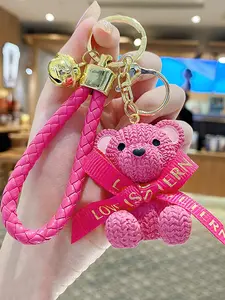 Light luxury atmosphere, exquisite personality, full diamond decoration, love pendant with woven lanyard design, can be used as bag pendant, keychain, widely used, suitable for wearing at parties and dates, Keychain Wristlet Strap