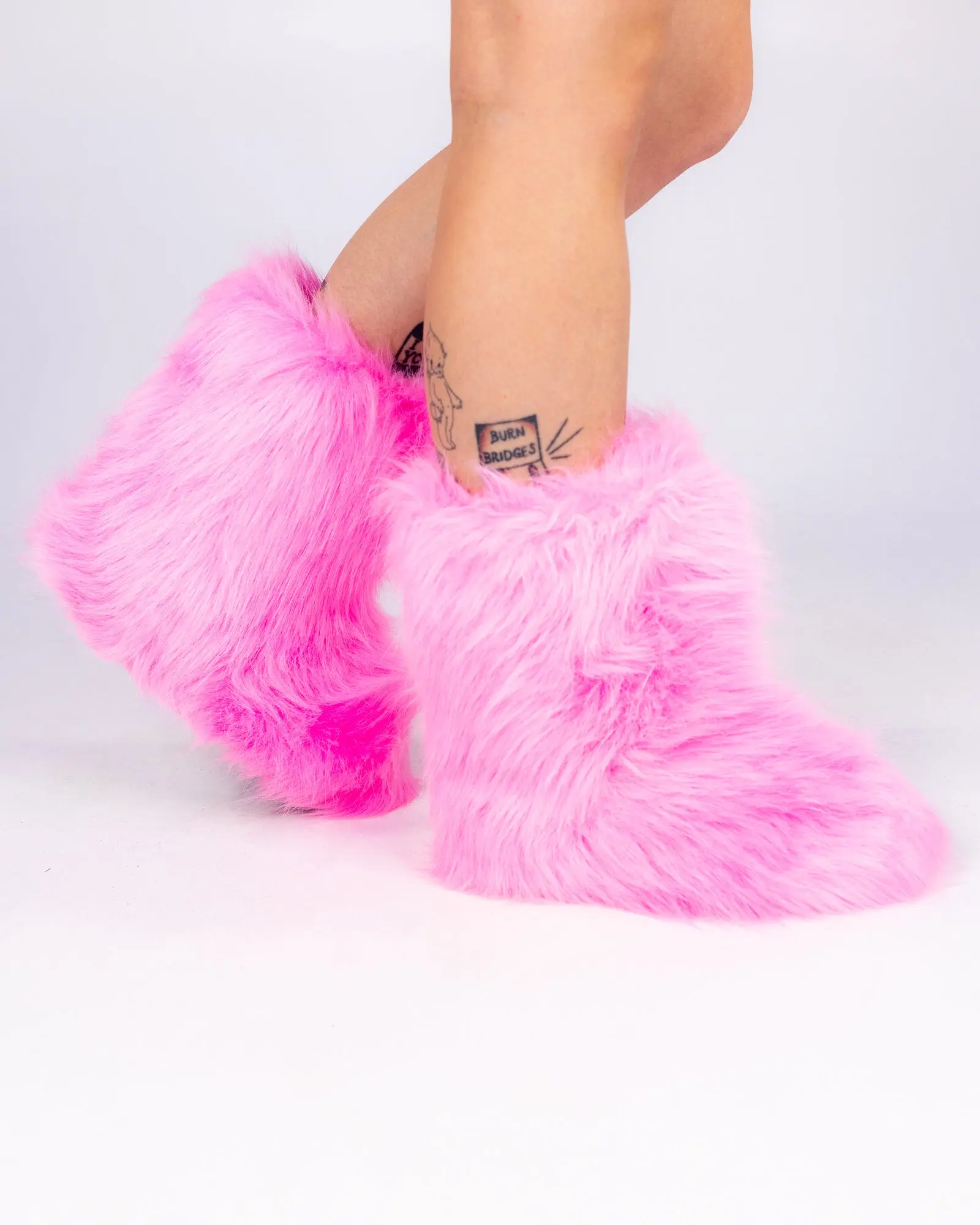 Women's Baby Pink Boots With The Fur