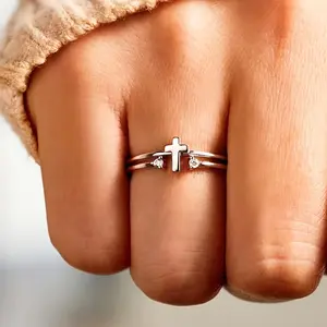 Stylish Silvery Cross Ring Zirconia Inlay, Suitable for Women's Daily Leisure, Parties, Banquets, Versatile Ring Jewelry