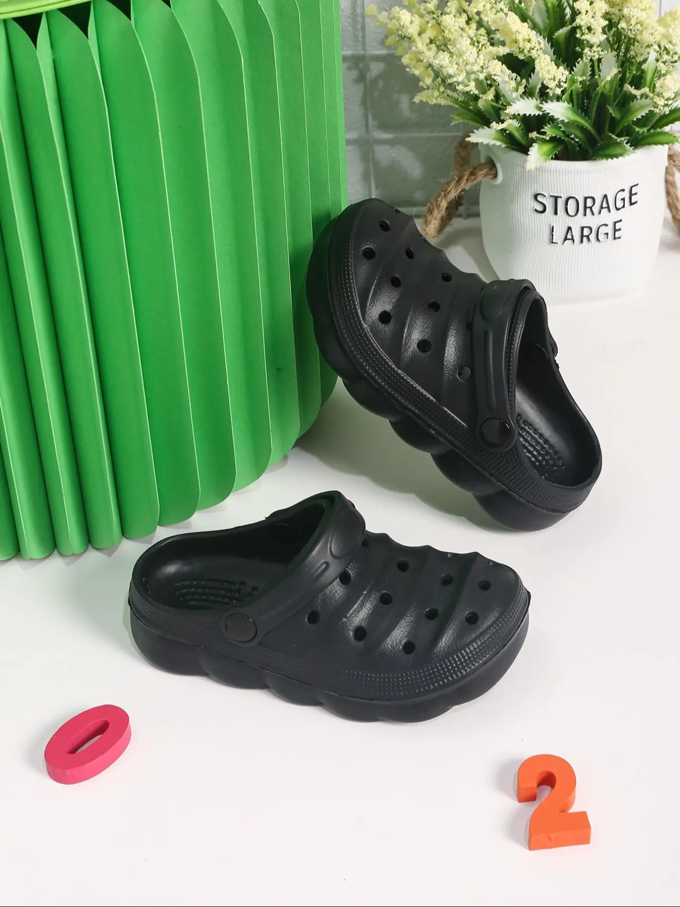 Summer New Pure Color Holey Shoes, Cute Thick Sole Anti-Slip Comfortable Breathable Closed-Toe Kids Sandals, Beach Resort Indoor Outdoor EVA Slippers