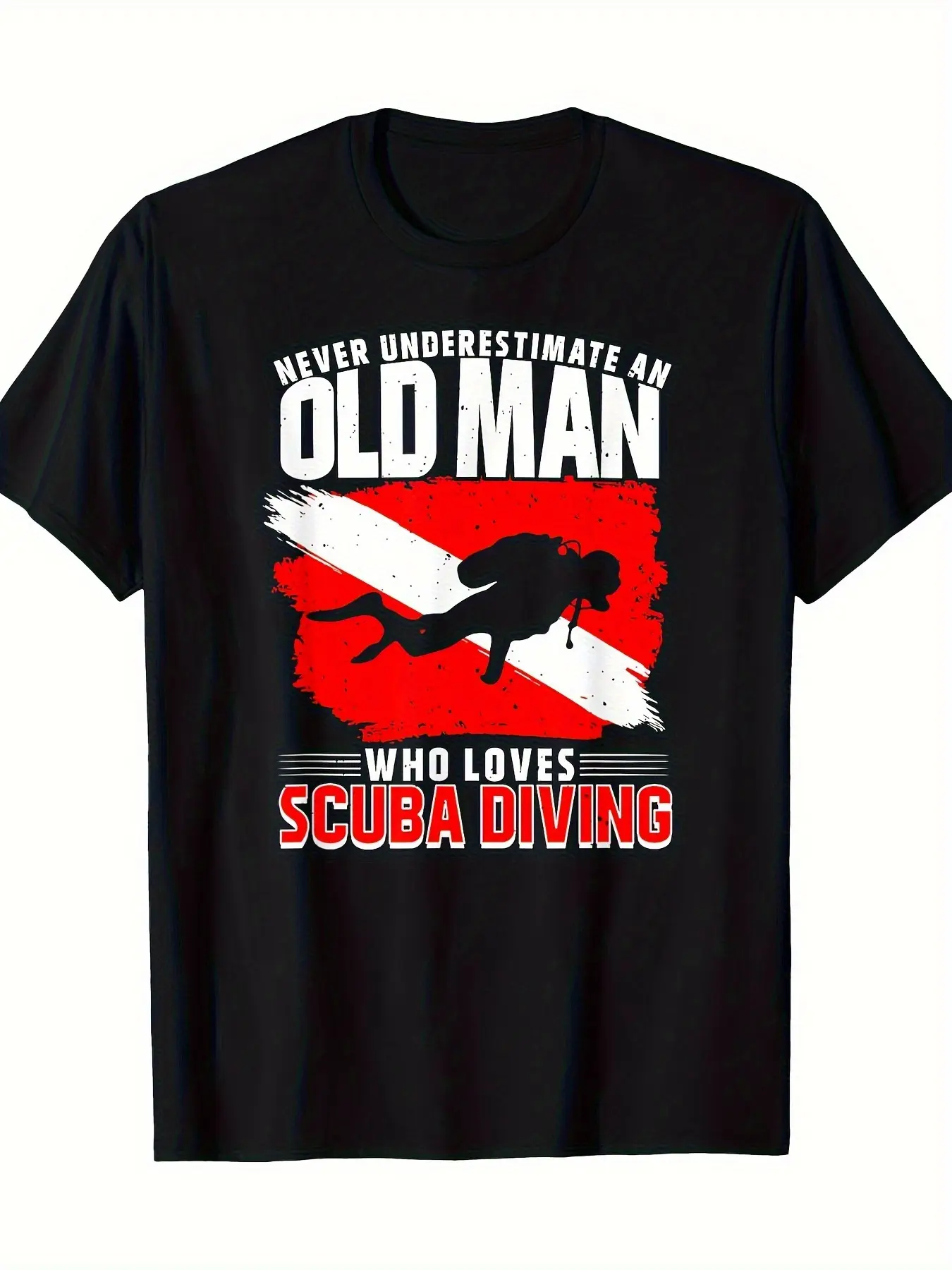 Men'S White Diving Graphic T-Shirt - Never Underestimate an Old for Man Who Loves Diving Slogan Deep Sea Diver & Ocean Adventure Design Casual Round Neck Tee for Divers Snorkeling & Beach Outfits All-Season Fit Snorkeling Apparel