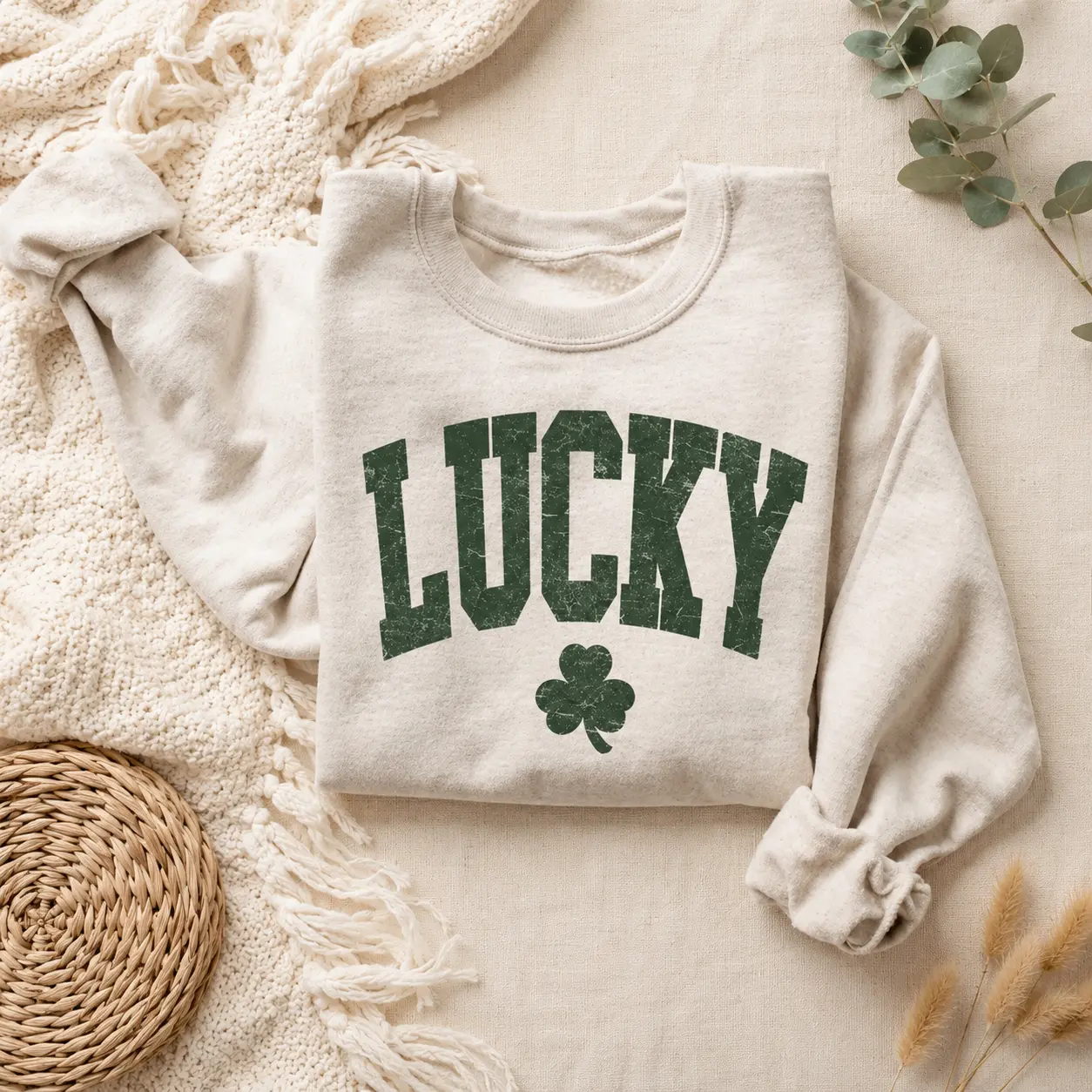 Lucky Sweatshirt Vintage St Patricks Day Shirt Shamrock Irish Crewneck Lucky Charm Graphic Pullover Trendy Women Aesthetic Oversized Sweater Gift