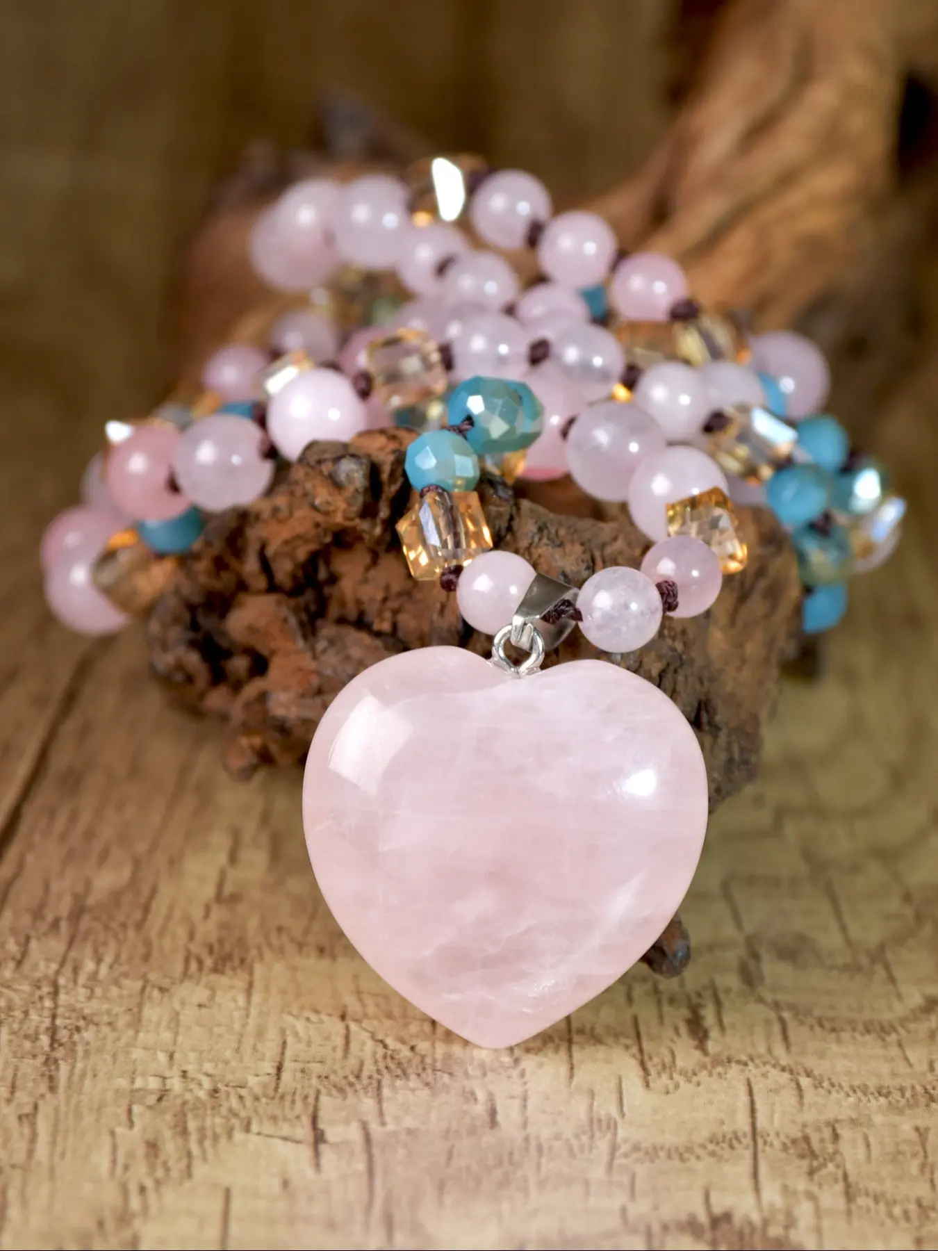 Elegant Crystal Heart Long Necklace Handmade Natural Stone Crystal Pendant Jewelry Gift Fashion Accessory Necklace for Women Mother's Day Valentine's Day, Heart Shaped Necklace