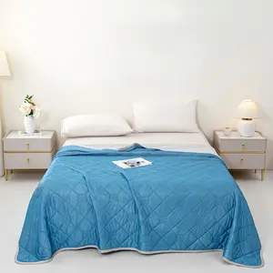 Solid Color Cooling Summer Quilt, Can Be Used in All 4 Seasons with Soft And Skin Friendly Ultrasonic Printing Thin Quilt, Easy to Machine Wash Suitable for Bedroom, Living Room, Sofa, Guest Room, Office And Other Scenes, Does Not Include Pillows