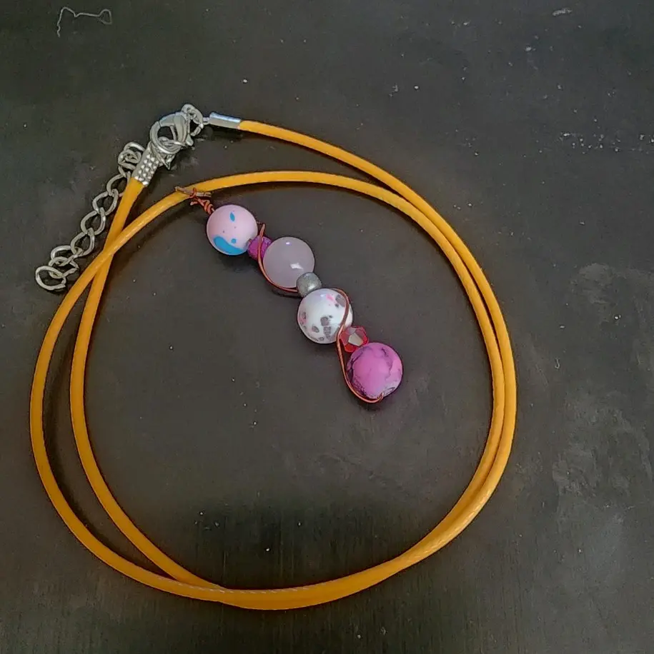 Fidget Necklace for Stress Relief - Fashion Accessory with Spinning Beads for Anxiety Management & Stylish Wear