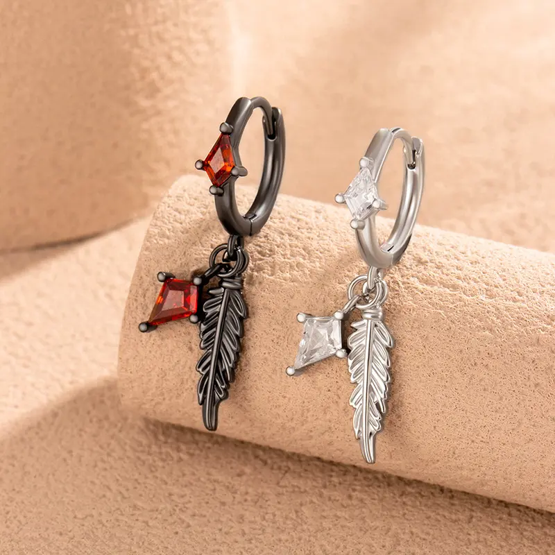 1pc Black Silver Feather Dangling Earrings - Red and White Synthetic Crystal Asymmetric Circular Ring Earrings, Gothic Punk Elegant Jewelry, Suitable for Both Men and Women, Fashionable and Cool Earrings