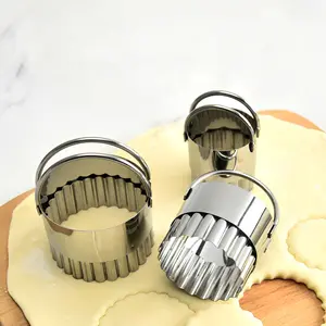 10Pcs Biscuit Cutter Set Stainless Steel Cookie Cutter Set with Handle Stackable Biscuit Cutting Tool Baking Dough Tools for Pies Mini Cakes Muffins Pancakes