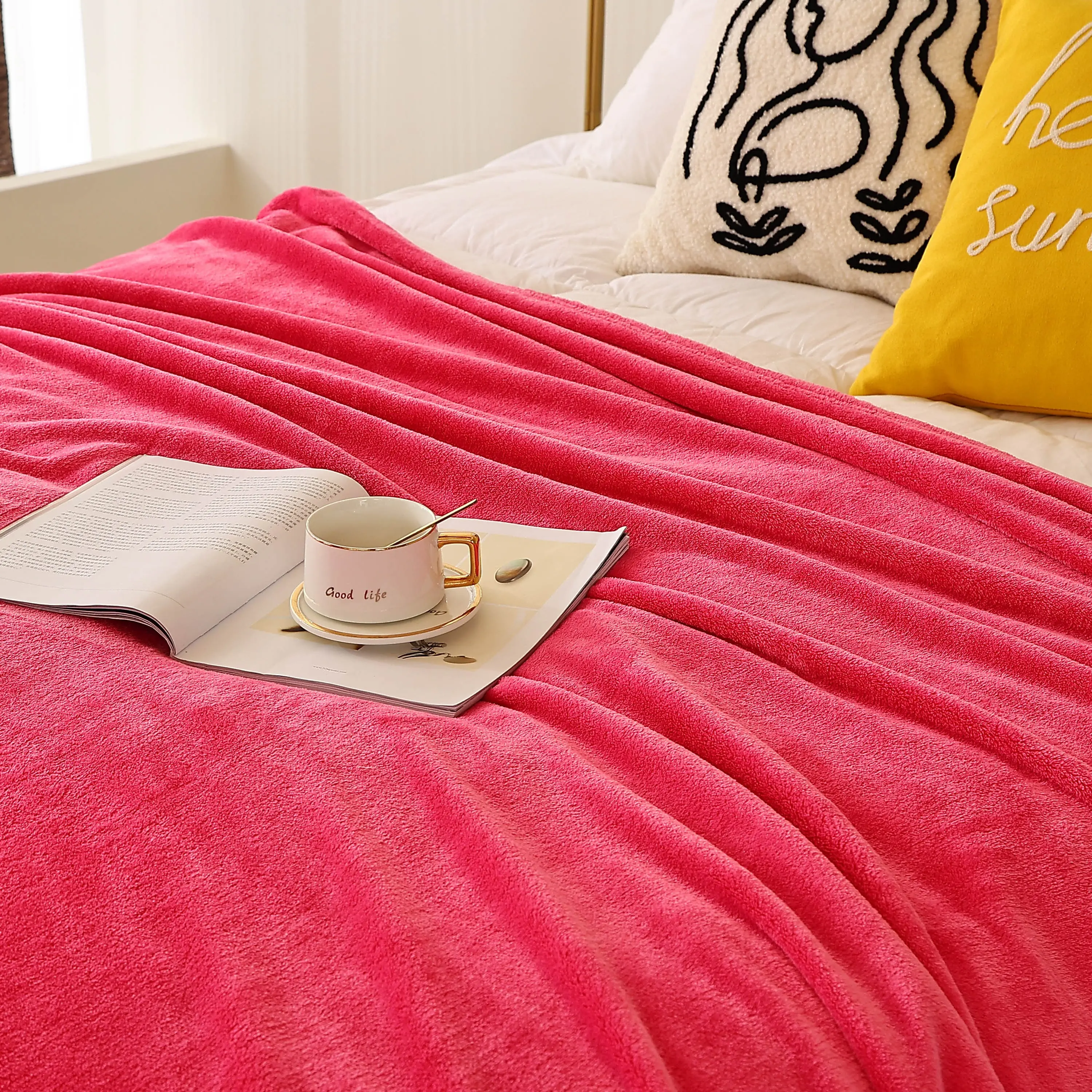 Classic King Size Fleece Bed Blanket - 104x90in, 240GSM, Soft Plush Fluffy Polyester Lightweight Throw Blanket, Flat Weave Solid Color for Comfortable Nights