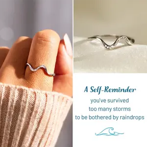 Minimalist Wave Ring - Simple Design with Smooth Finish, Ideal for Everyday Wear