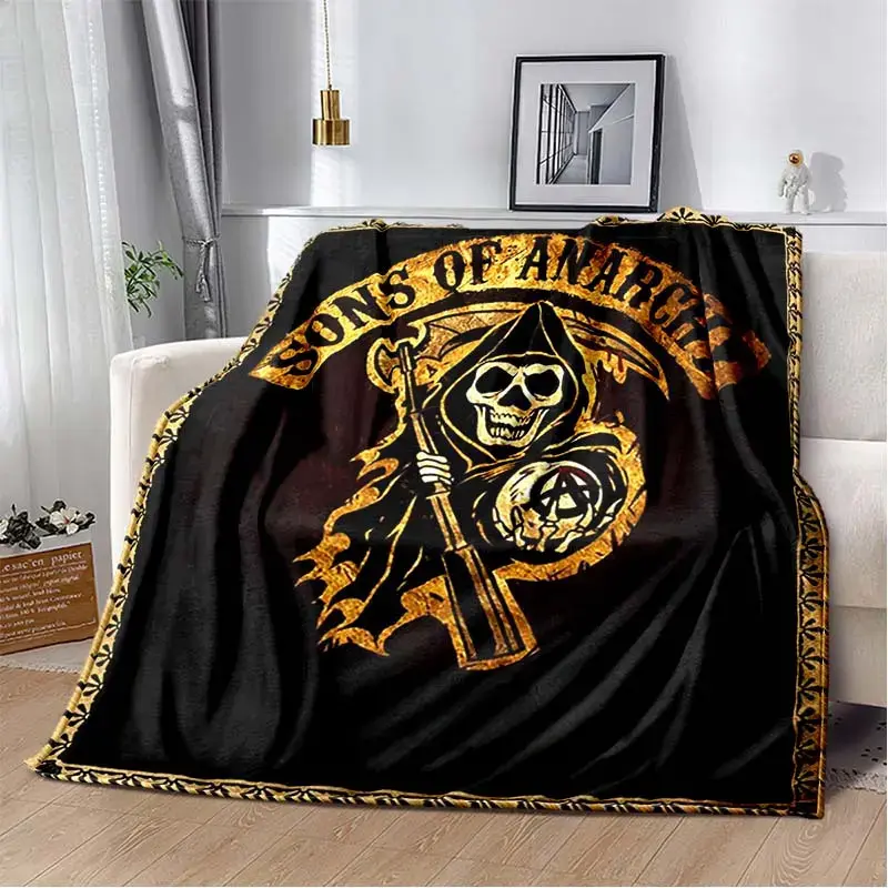 Rogue Reapers Brotherhood wool blanket - Comfortable all-season design featuring skulls and cross pistons, suitable for home, office, bedroom, travel - ideal birthday and Christmas gift for family, friends, men, women, adults