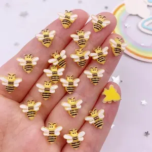 20 Pcs Hand-Painted Mini Bee Resin Decorations, Cute Cartoon Striped Bees for DIY Crafts, Nail Art, Scrapbooking, Party Decoration