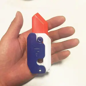 Random Color Plastic Carrot Knife Toy, Funny 3D Fidget Knife Toy, Finger Toy Anxiety Relief Stress Relief Toy for Adults & Kids