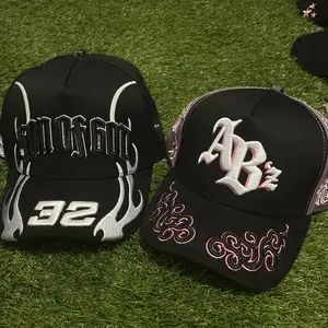 Báez x Shifu 2 gorras