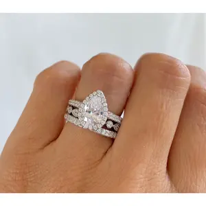 3.0 Ctw Pear Shaped Wedding Ring Set