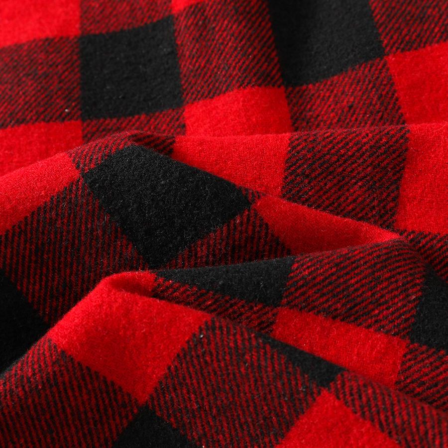 Men’s versatile hooded plaid flannel two-piece set featuring a loose-fit button cardigan that suits all body types; one jacket suitable for lounging, commuting, short workouts, and in-person dates. shirt men