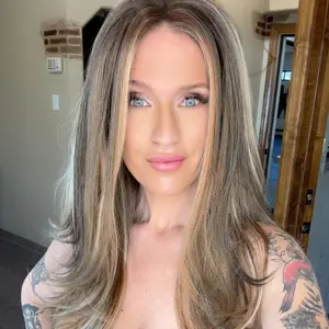 IMstyle Paige Vanilla Brunette Strawberry Blonde Highlight Silky Layered Low Density Gluless 13*4 Free Parting Lace Front Syntehtic Wig for Daily Wear