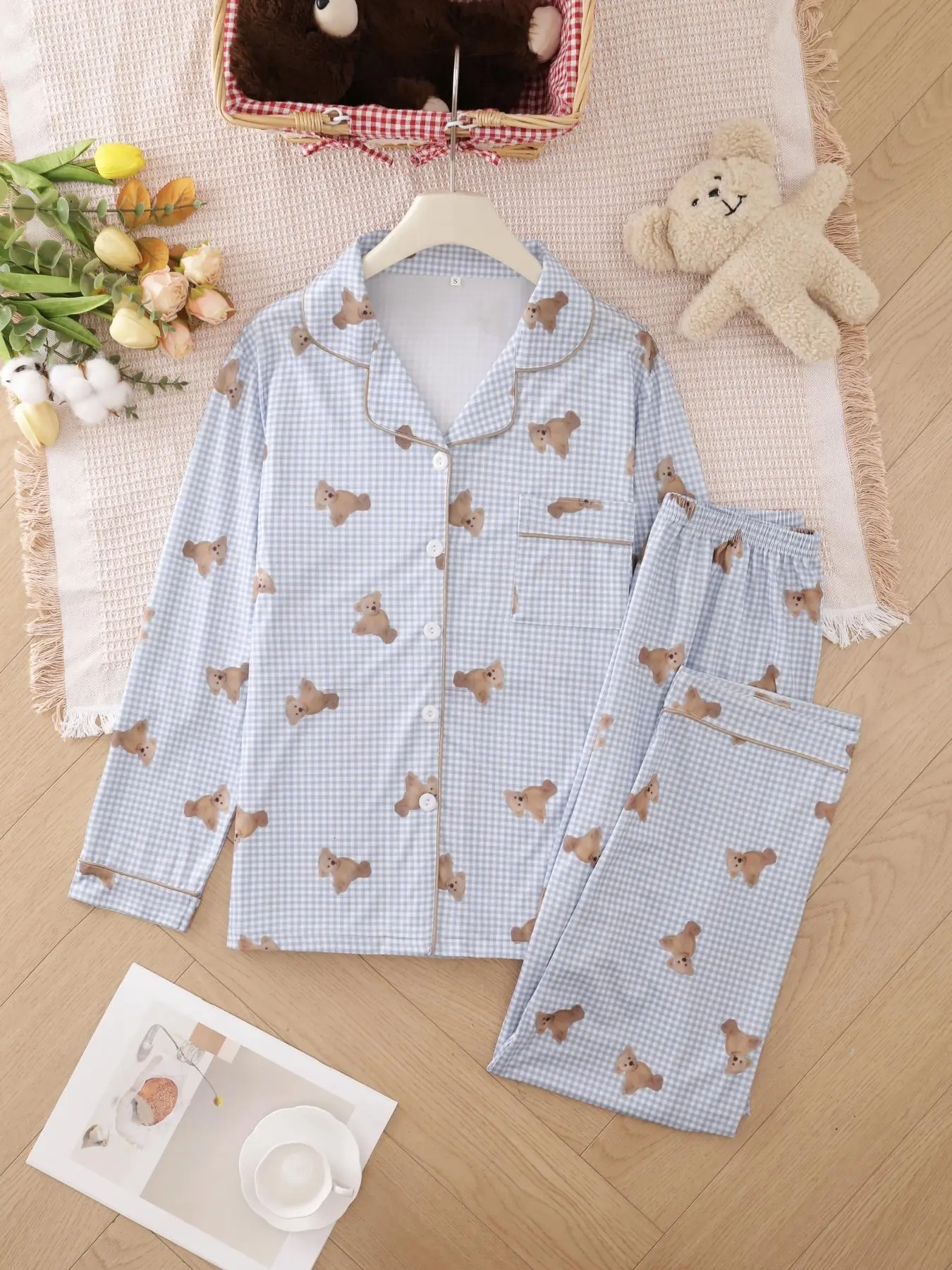 Women's All Over Bear Print Lapel Collar Pajama Two-piece Set, Long Sleeve Button Up Top & Pants PJ Set, Casual Comfy Pyjama Set for Women, Loungewear Pjs Set