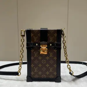 Pre-owned Louis Vuitton canvas Crossbody Bags Monogram Vertical Trunk Pochette Bag 73922139