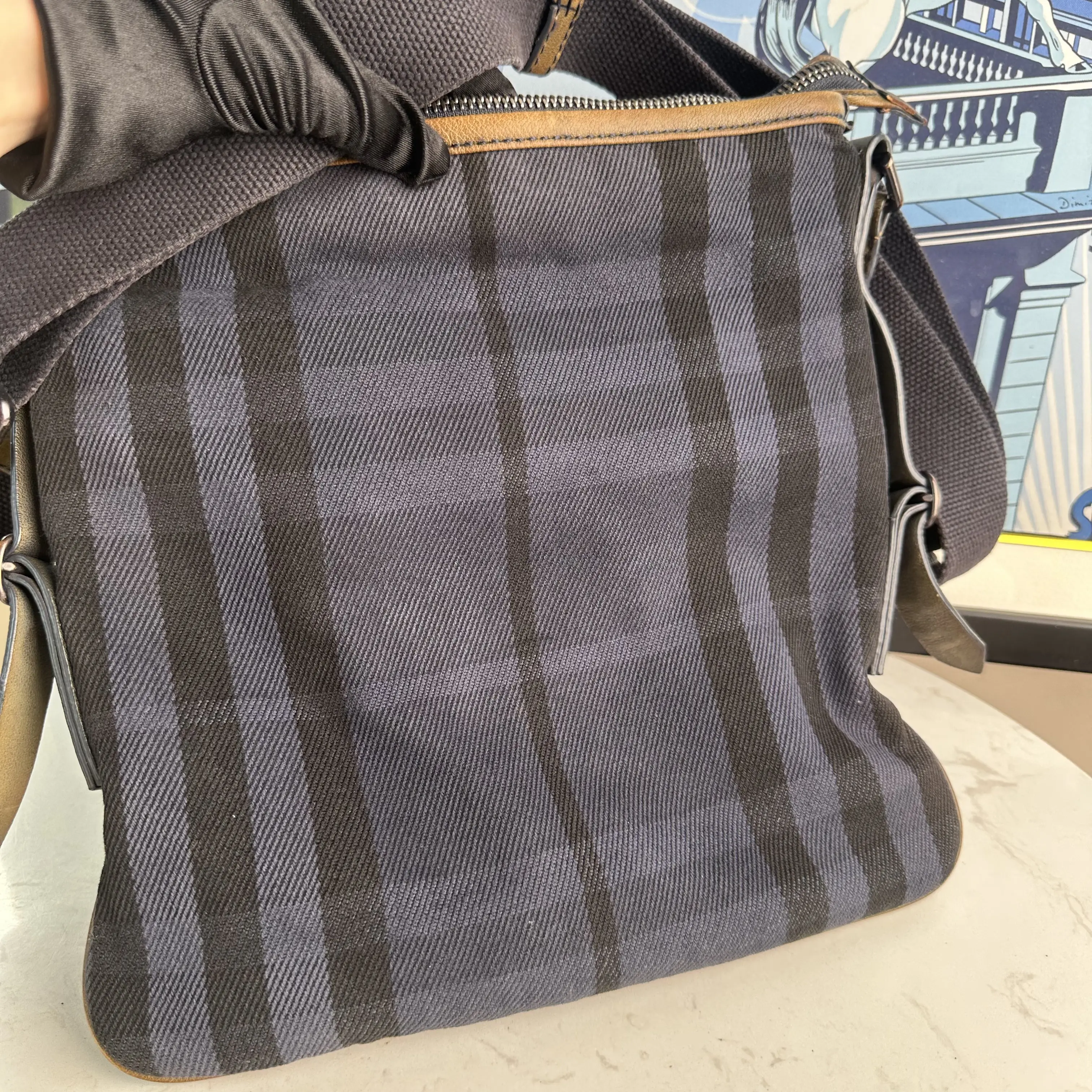 Pre-owned BURBERRY Burberry｜Smoky Black Check Vintage Canvas Crossbody Messenger Bag a106