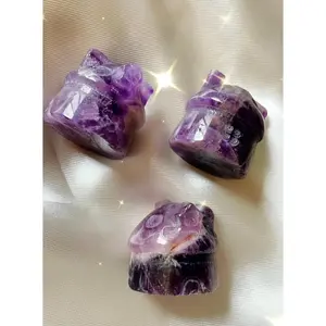 Dream Chevron Amethyst Mushroom Cottage Carving