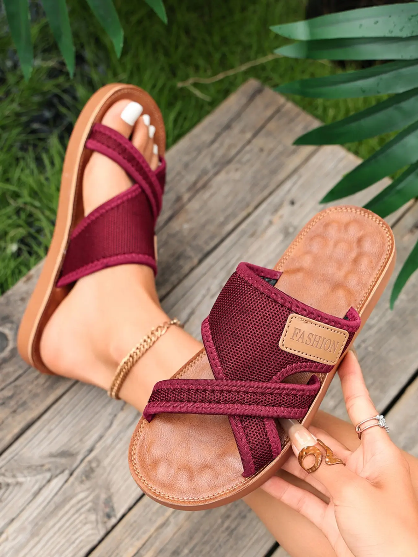 Soft Sole Anti-Slip Cross Strap Sandals, Adjustable Velcro Slippers, Comfortable Walking Shoes, Casual Footwear for All-Day Wear