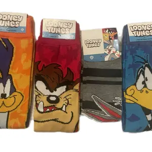 Hypnotic Hats Looney Tunes Daffy Duck, Road Runner, Tasmania Devil, Buggs Bunny  Unisex 4-Pair Pack of Crew Socks - Unisex Design for Women - Comfort, Womenswear