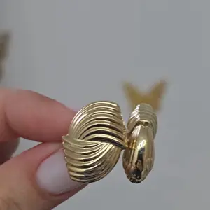 Women's Earrings - Elegant Design, Perfect for Any Occasion