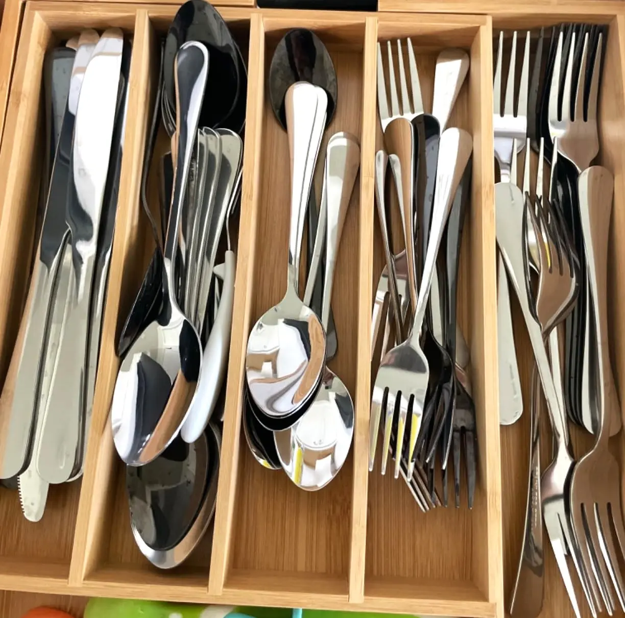 20-Piece Elegant Silverware Cutlery Set Stainless Steel 20-Piece Elegant Silverware Cutlery Set Stainless Steel