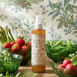 Colonial Merchant 8 oz Natural Fruit & Vegetable Produce Wash Spray with Organic Oils & Plant-Based Ingredients for Safe Cleaning