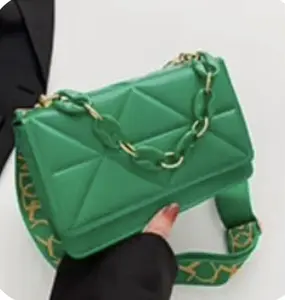 Emerald Luxe Chain Bag - Green Fashion Accessory with Unique Design Features