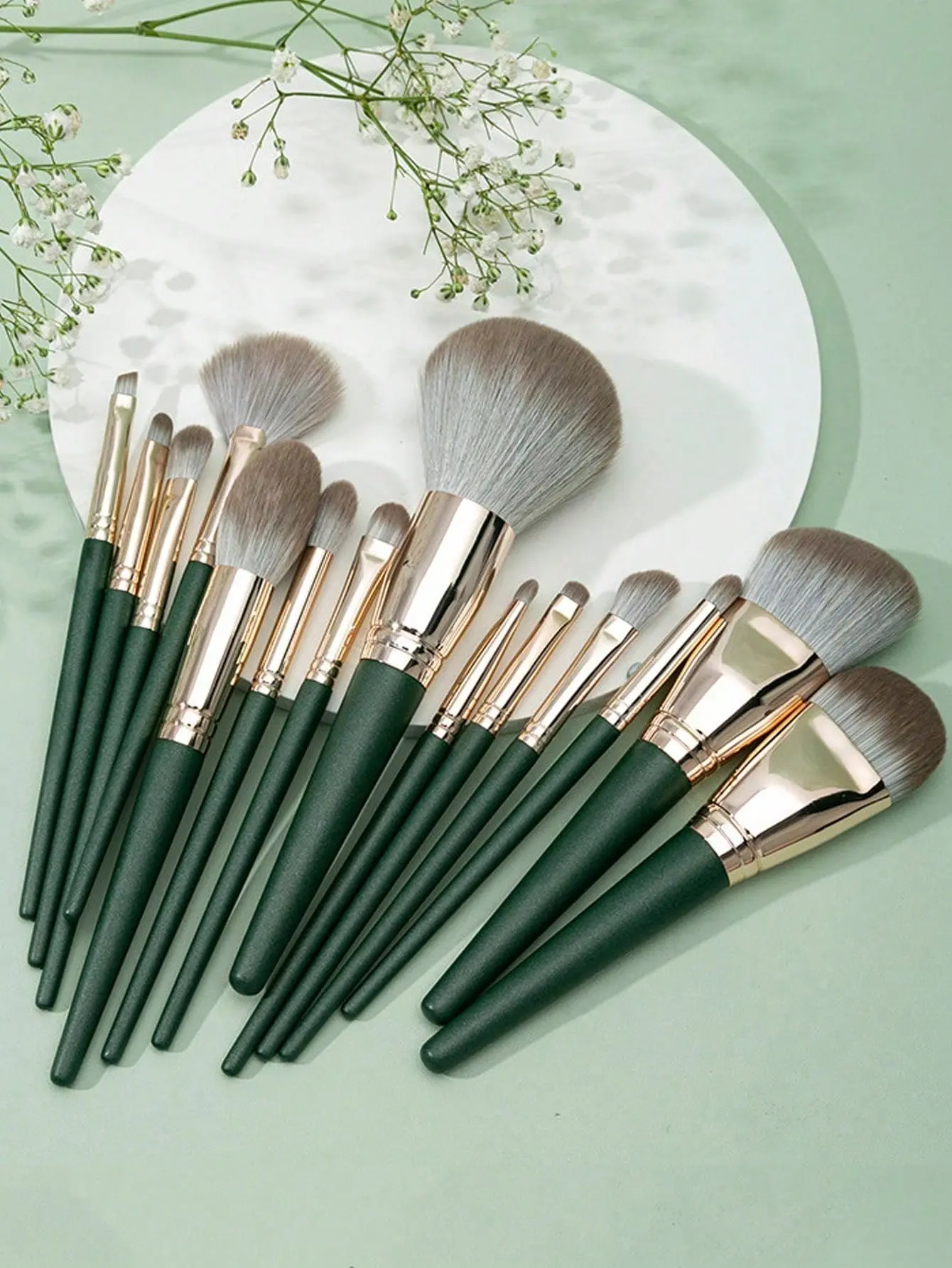 14 Pcs Dark Green Luxe Professional Kabuki Makeup Brush Set - Hypoallergenic Nylon Bristles, ABS Handle, Palm Brushes for All Skin Types, Beginner & Pro Kit with Premium Face, Loose, Oblique Contorting, Mask, Fan Highlight, Concealer Tools