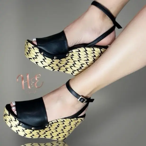 Sandalias Oscuras Yute Colombianas - Black Wedge Heels with Woven Yute Straps for Women