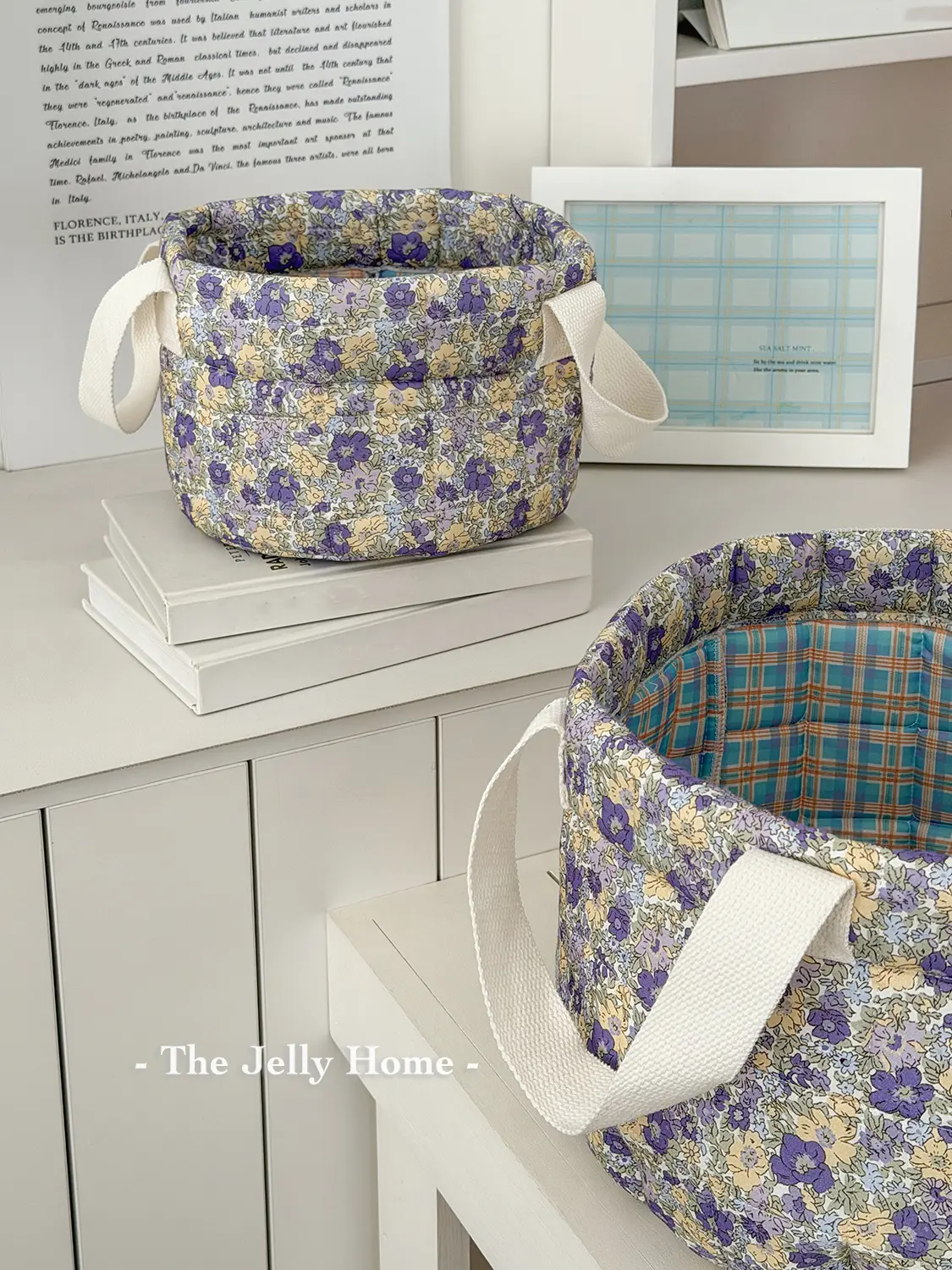 Say goodbye to desktop clutter! This purple daisy floral round storage basket can hold all your stuff—who doesn’t love a soft, daisy-patterned storage bucket?