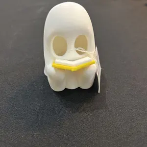 Reading Ghost-Tealight