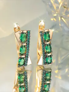 Hot Sale Luxury Vintage French Geometric Emerald Cut Green Zircon Row Diamond Ear Buckle High End Sense Elegant Temperament Women Jewelry Earrings