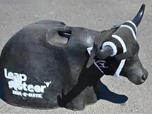 Heel-O-Matic Leapsteer Roping Dummy