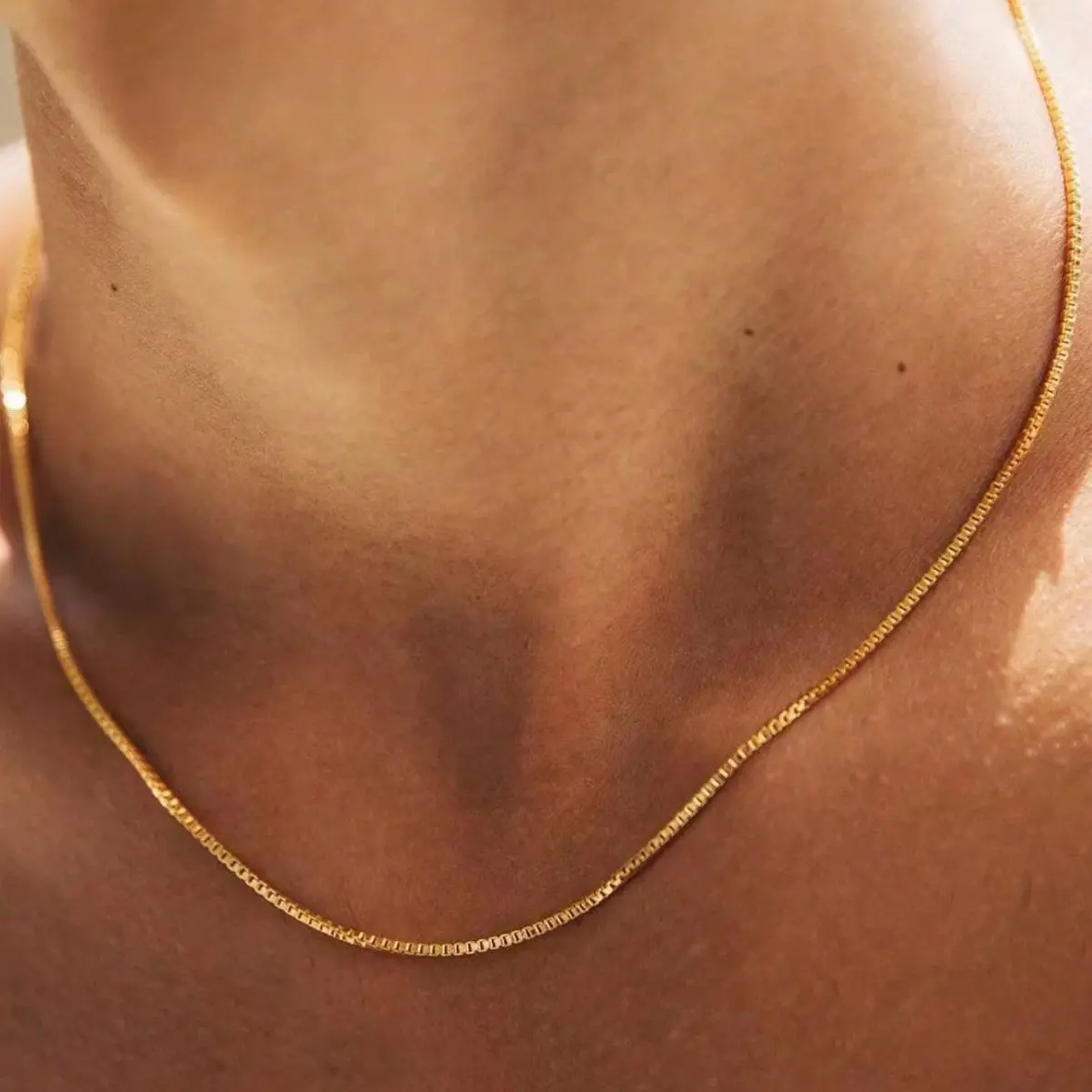 QUEENDO Minimalist Thin Box Chain Necklace - Gold-Silver Multi-Color Option, Delicate Square-Link Plain Design, Adjustable-Length Unadorned Base Chain, Versatile Stackable Costume Jewelry Gift for Daily & Party Wear
