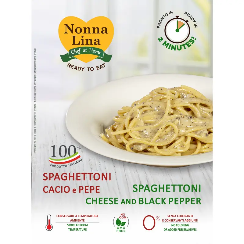 Spaghettoni pasta with cheese and black pepper