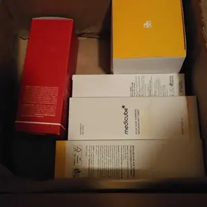 Product Review of [NEW] [medicube] Smooth & Clear Body Care Set | Hypochlorous Acid Body Peel Shot, Kojic Acid Turmeric Body Wash, Toner Pad, Toner, Mist | Exfoliating for Dead Skin Cells & Excess Sebum & Clearing for After Spots, Texture & Uneven Skin Tone | K-Beauty from r**e