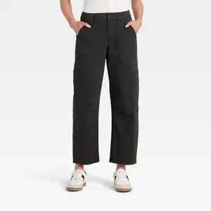 Women's Mid-Rise Barrel Leg Cargo Pants - Universal Thread